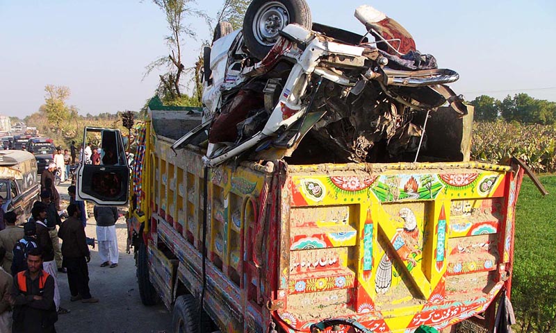 Bus overturns in Sindh’s Matiari district, 4 killed