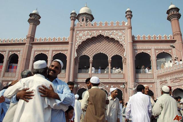 Pakistan to witness two Eids again as KPK celebrates Eidul Fitr today