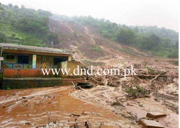 Over 160 persons trapped and 10 dead in Malin village of Maharashtra landslide