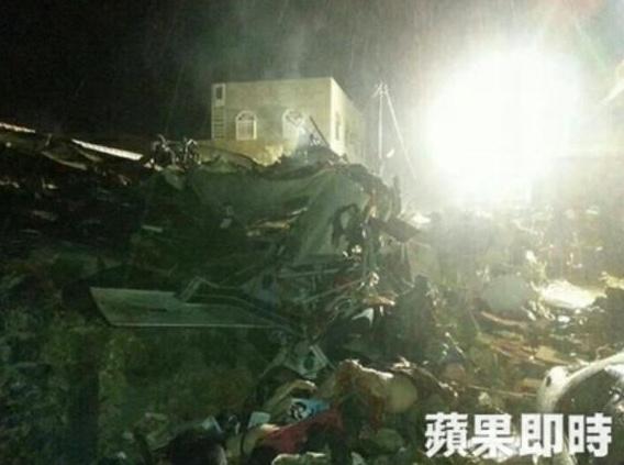 53 passengers dead as TransAsia Airways aircraft ATR-72 crashed while landing in Penghu Taiwan.