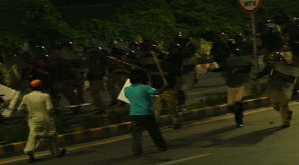 PAT workers, police clash in Lahore