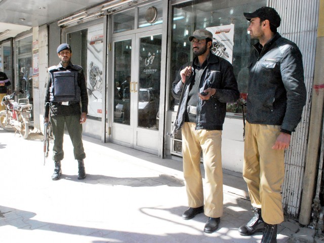 One killed, 14 injured in grenade attack on Quetta restaurant