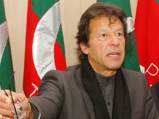 Imran seeks resignations of party’s lawmakers, Mazari denies