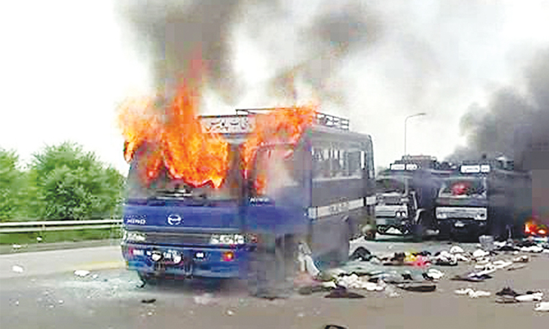 PAT workers-police clash: 2 policemen killed, 130 wounded