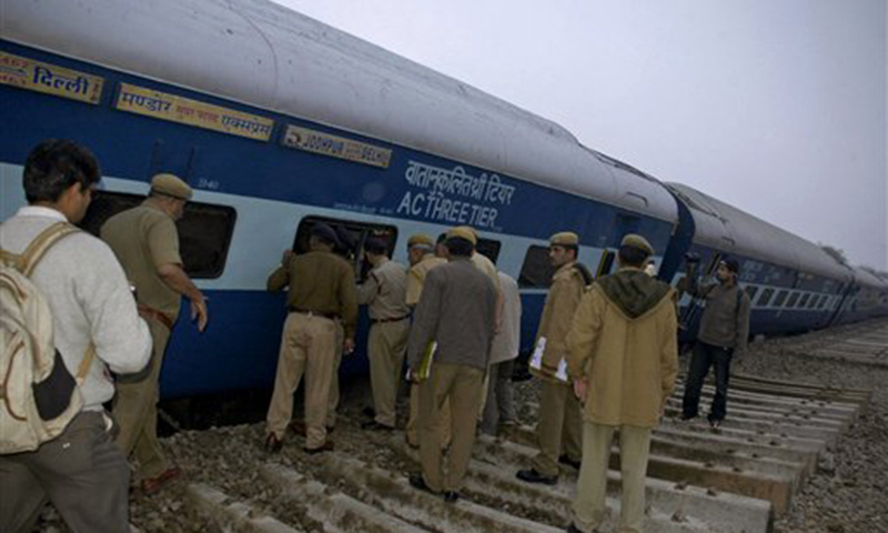 21 killed after train strikes rickshaw in India’s Bihar state