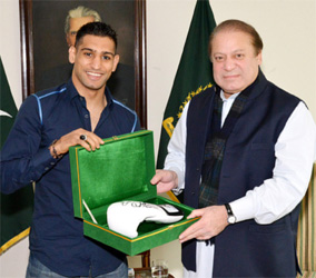 Boxer Amir Khan calls on PM Nawaz 