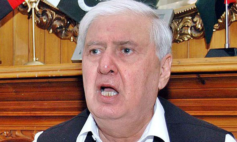 Aftab Sherpao survives suicide attack in Charsadda