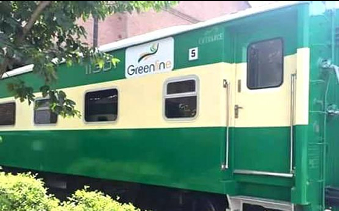 Nawaz inaugurates Islamabad-Karachi green line train service
